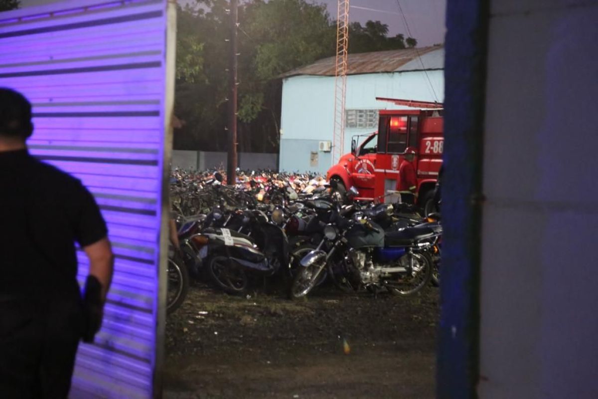 Bomberos controlaron incendio en el corralon municipal de Posadas