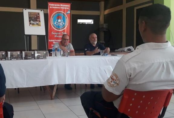 En Montecarlo la Federacin Misionera de Bomberos Voluntarios hizo entrega de Bonos Colaboracin