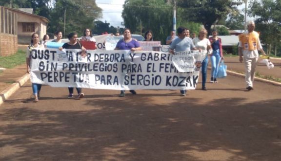Tercera marcha en San Antonio pidiendo Justicia por Débora y Gabriela 