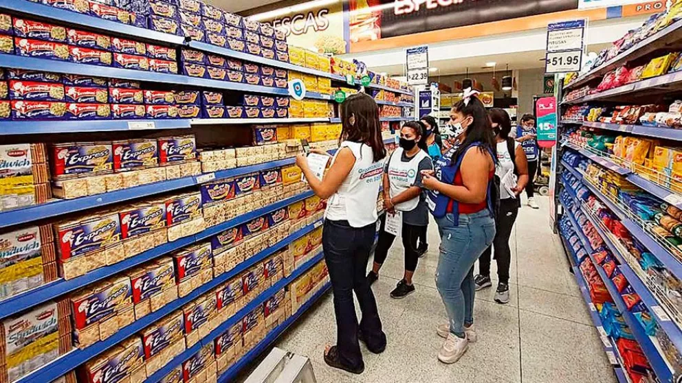 Supermercados acuerdan retrotraer al 10 de marzo el precio de 580 productos