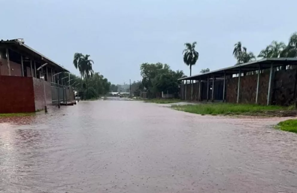 Iguazú: se multiplican las calles y viviendas inundadas por la intensa lluvia
