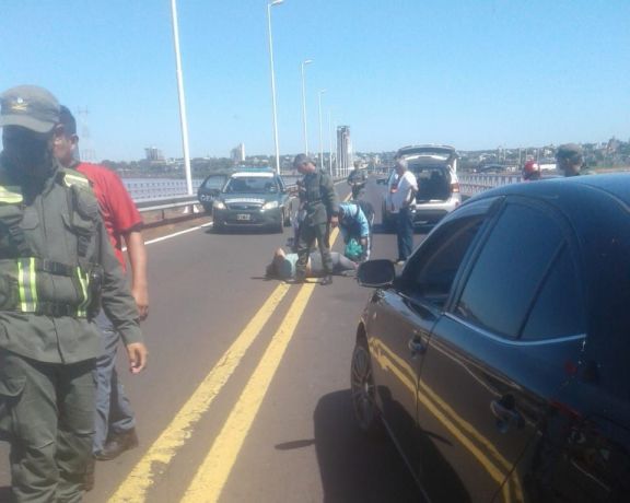 Dos motociclistas lesionados sobre el puente Posadas-Encarnación 