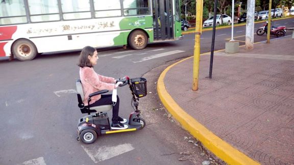 Moverse en silla de ruedas en Puerto Rico es una desafío diario
