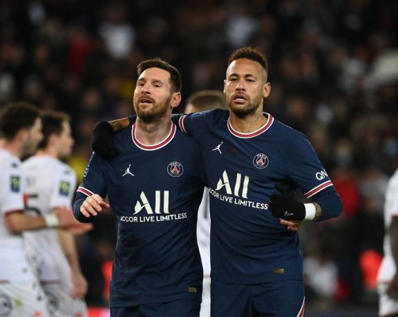 Con un golazo de Lionel Messi, PSG aplastó a Lorient y se encamina al título de la Ligue 1