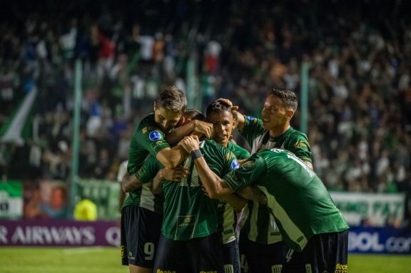 Copa Sudamericana: con un golazo de Urzi, Banfield venció a Santos