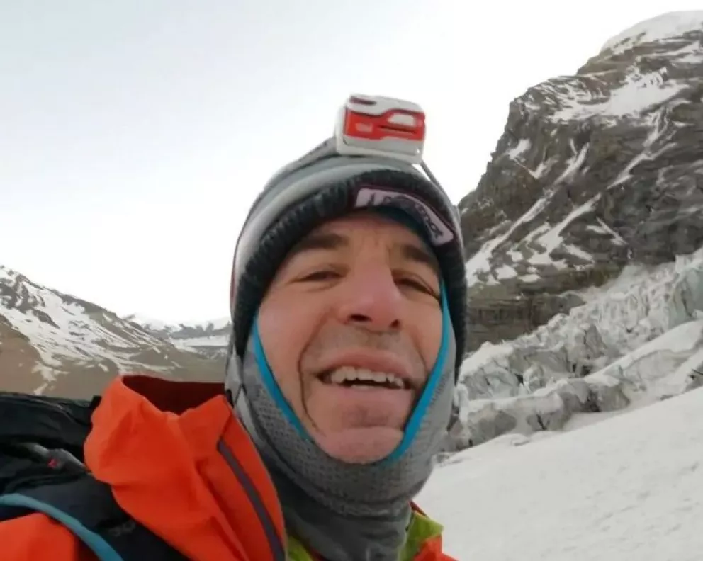 Un alpinista murió tras llegar a la cima de la séptima montaña más alta del mundo