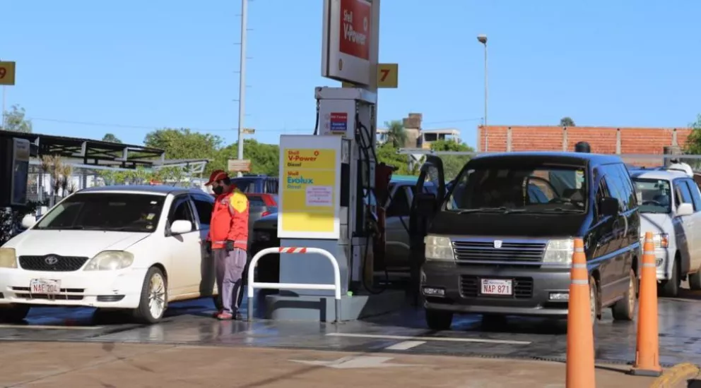 Combustibles: advierten que no habrá faltantes en Semana Santa pero recomiendan a turistas su carga constante