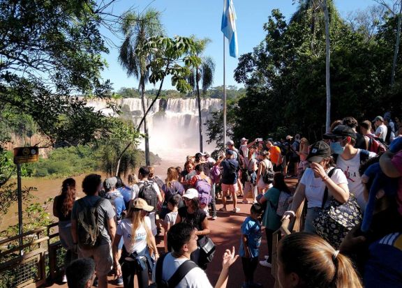Explosión turística en Semana Santa y más de 11 mil visitantes en Cataratas