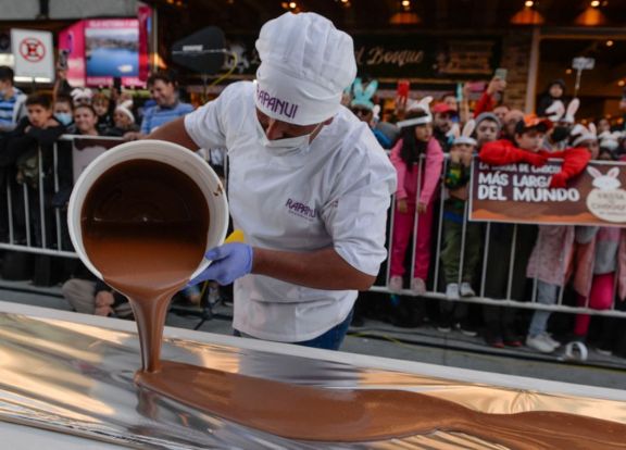 Bariloche tiene la barra de chocolate "más larga del mundo"