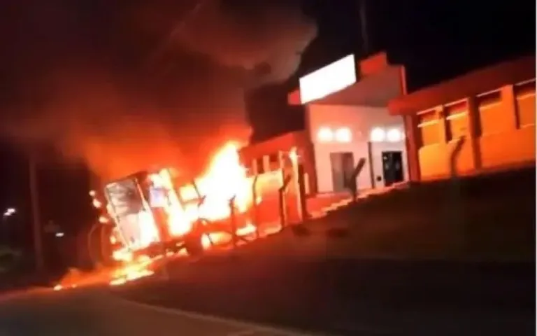 Brasil 30 delincuentes armados intentan robar blindados en un estado que limita con Misiones