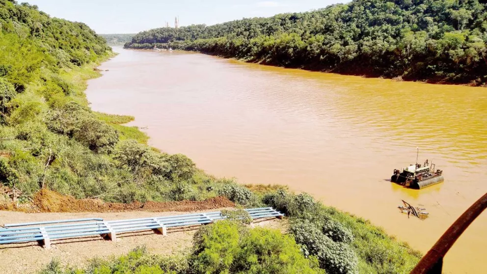 Avanzan las obras de toma de agua en Puerto Iguazú