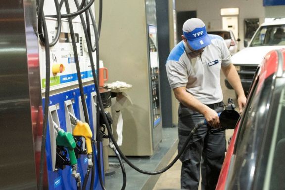 La nafta subirá entre $3 y $5 por aumentos en impuestos