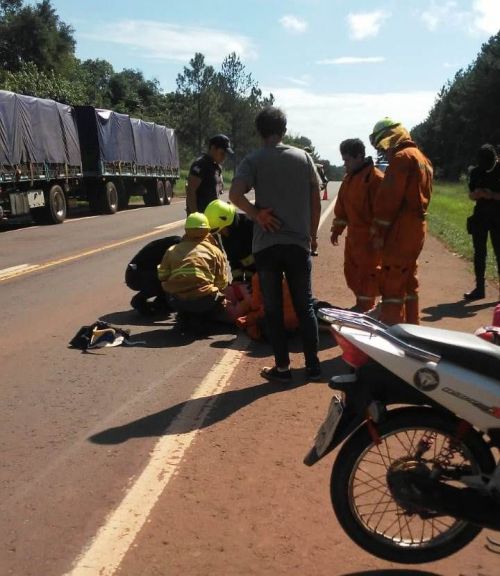 Despiste ocasionó heridas leves a una pareja de motociclistas