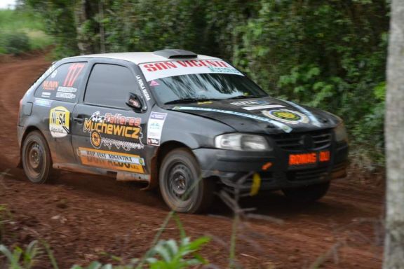Como hace 17 años, Muchewicz dominó la etapa 1 del Rally en San Vicente