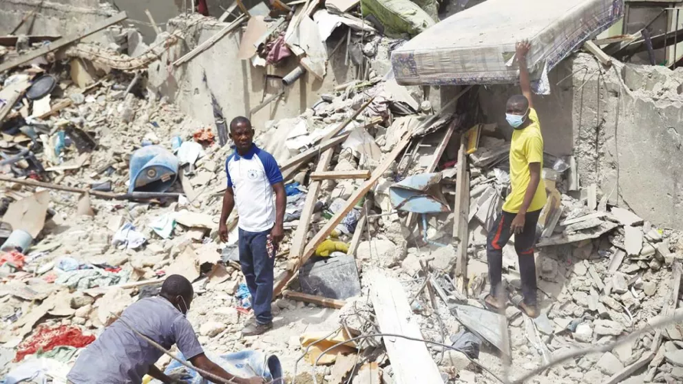 Derrumbe de un edificio dejó al menos 8 muertos en Nigeria