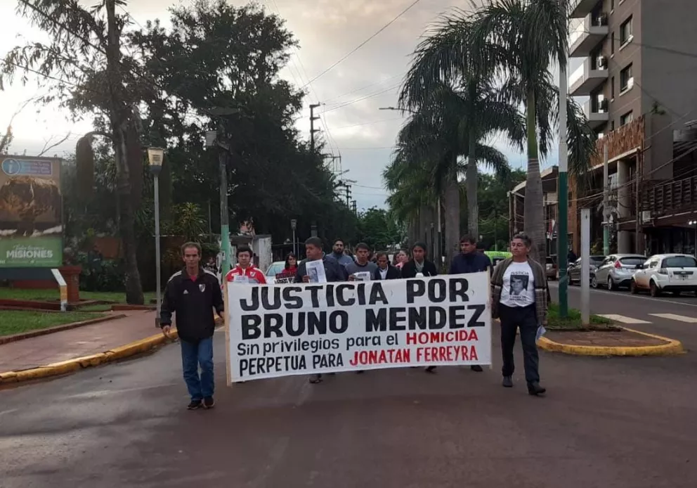 A un mes del asesinato de Bruno Mendez marcharon para pedir justicia