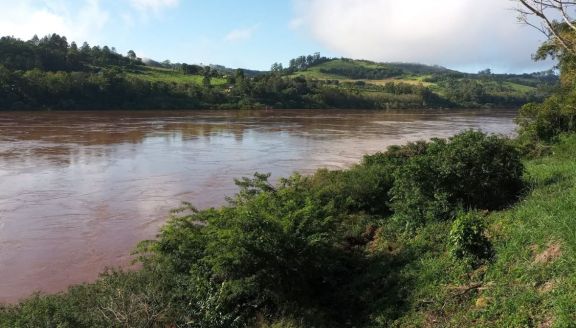 Alivio en El Soberbio por el descenso en el caudal del río Uruguay