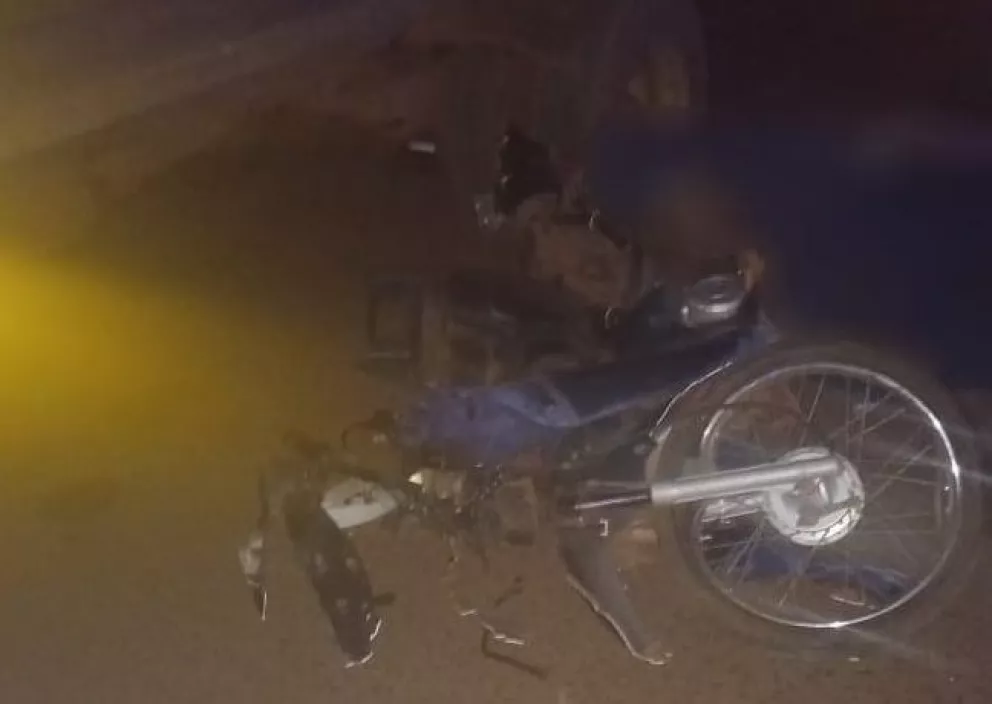 Motociclista murió al chocar contra un camión estacionado en Posadas 
